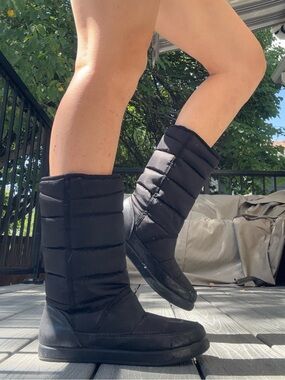 Black Puffy Winter Boots - Women's Quilted Mid-Calf Comfort Boot